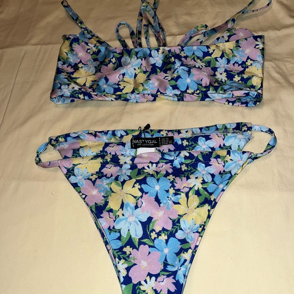 NWT, Nasty Gal 2 Piece, Size 10 - Picture 6 of 12